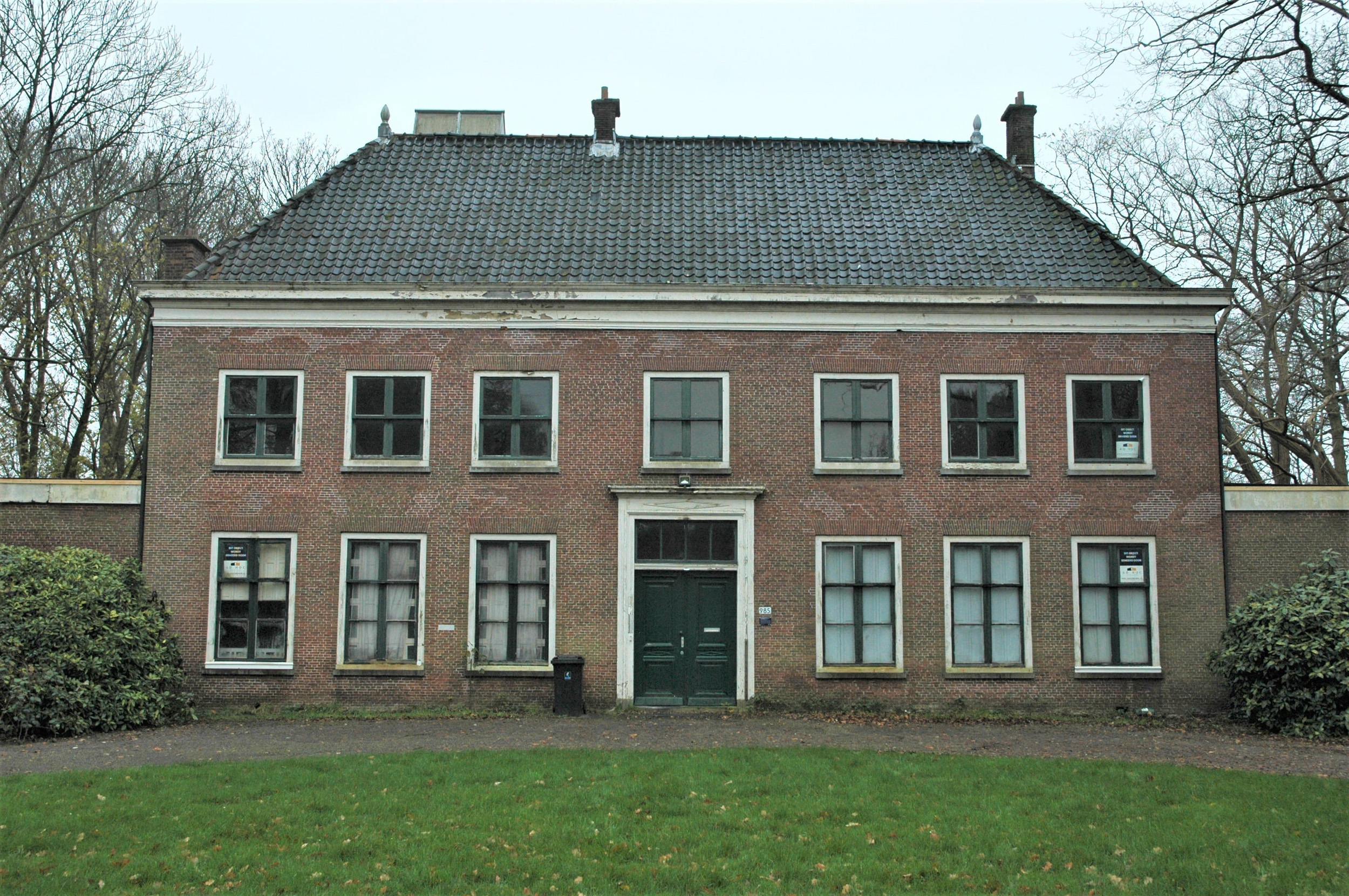 Voorgevel van Landhuis De Voorde in Rijswijk tijdens bouwkundige inspectie en opstellen van gebrekenlijst