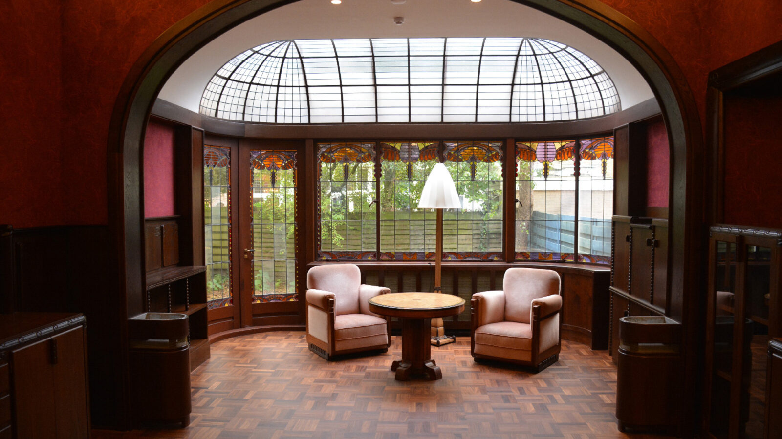 Restauratie amsterdamseschool stijl achterkamer Viottastraat na restauratie